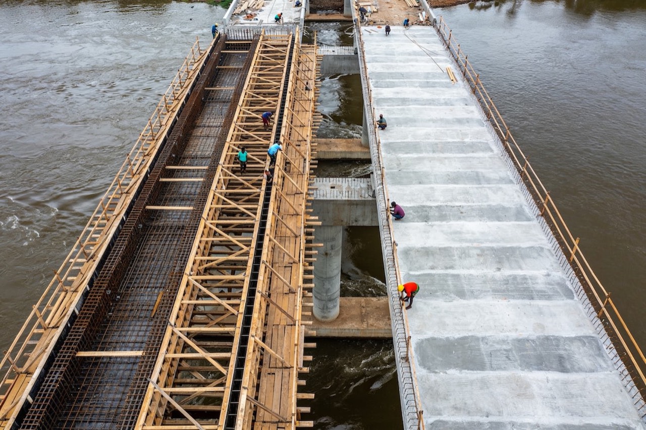 Bridge & Structural Engineering — Deck under construction from above