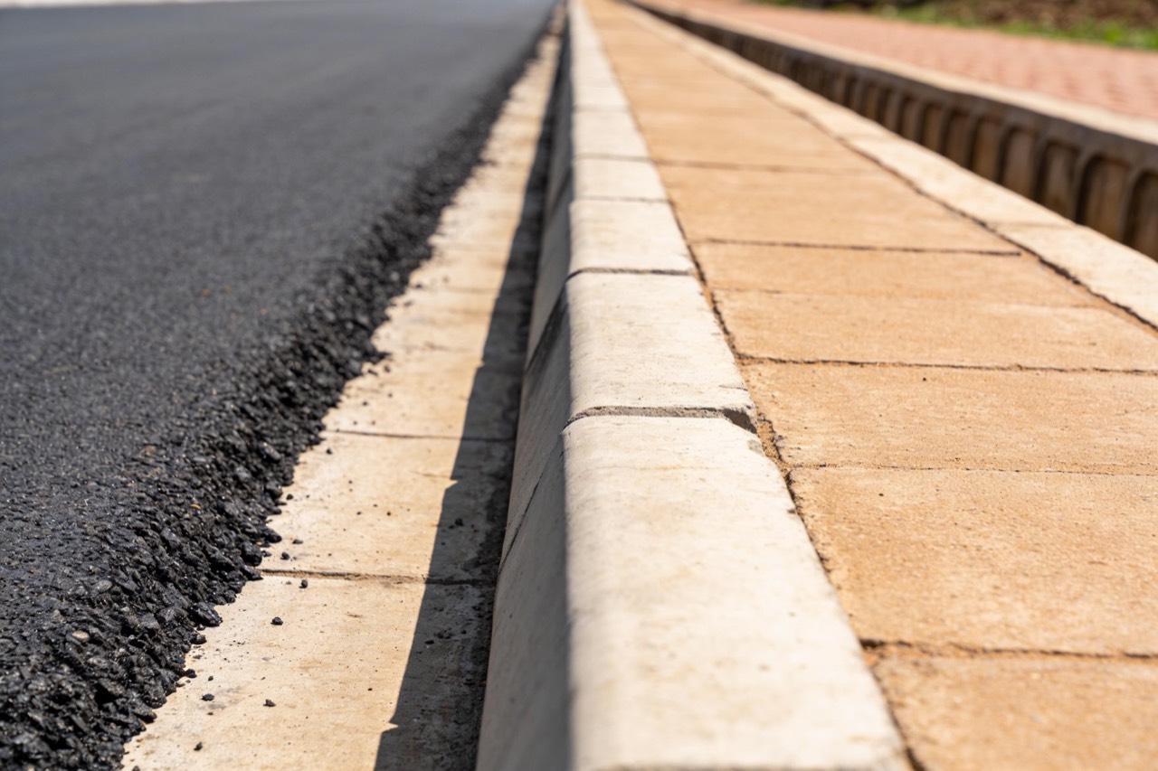 Highway Engineering & Transportation Planning — Kerb, shoulder and side drain